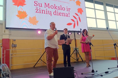 Su skambia muzika pasitikome Mokslo ir žinių dienos šventę